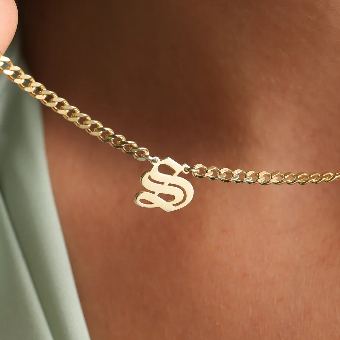 KH Sovereign Initial Chain Necklace Gold A-Z